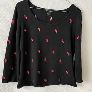 Sydney Easton Black w/RosebudsSweaterM